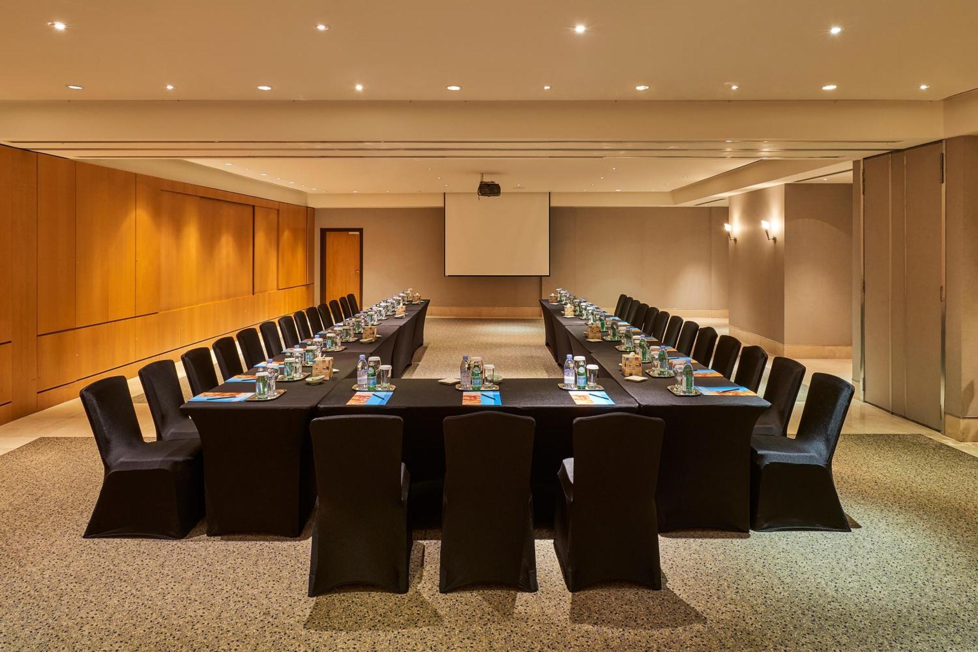 Marina Hotel Kuwait City Exterior foto Meeting room at the Park Hyatt Hyderabad